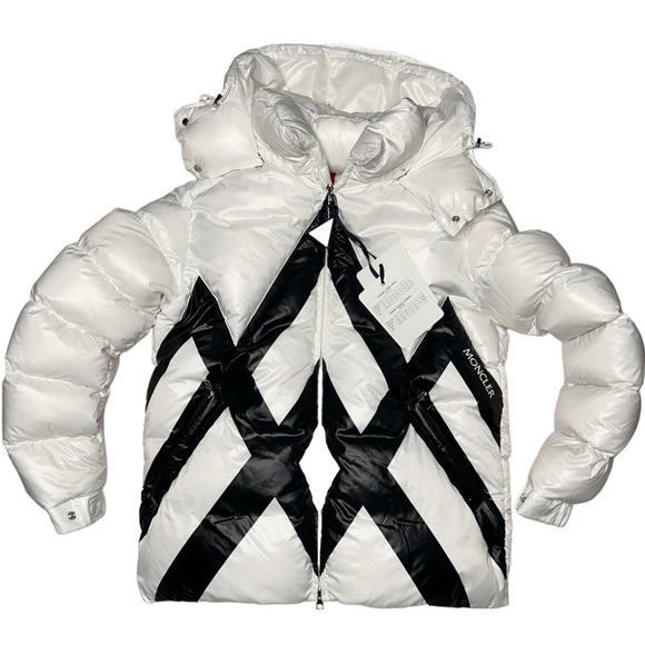 ❌ SOLD 😍MONCLER HAINE ZIG ZAG DOWN JACKET
WHITE & BLACK - Picture 9 of 15